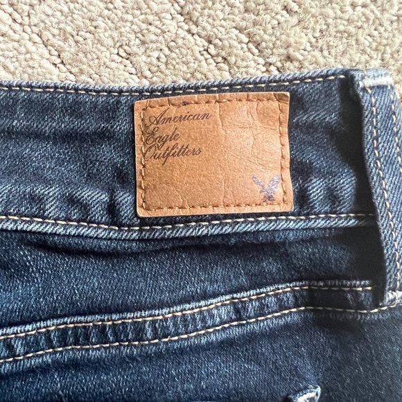 American Eagle Distressed Stretch Shorts, Dark wash, Size 4 - Picture 6 of 7